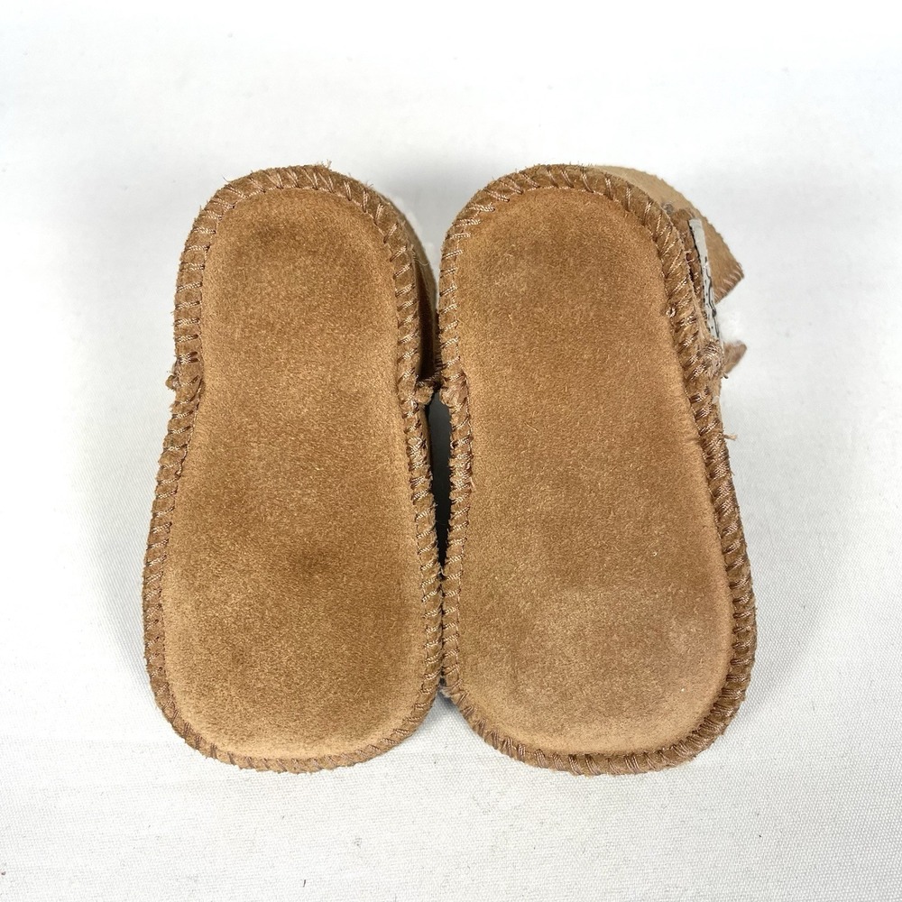 UGG Erin 5202 Baby Booties Tan Suede Sheepskin Size S 0-3 Months - Picture 7 of 8